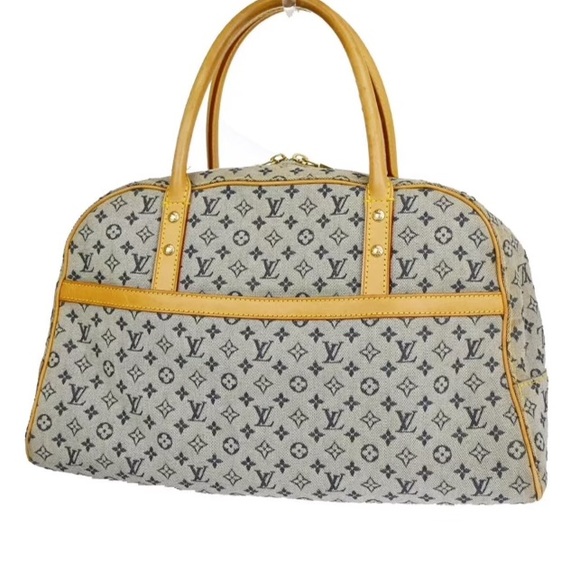 Louis Vuitton Handbags - Lovely Louis Vuitton Marie Mini Monogram canvas leather.